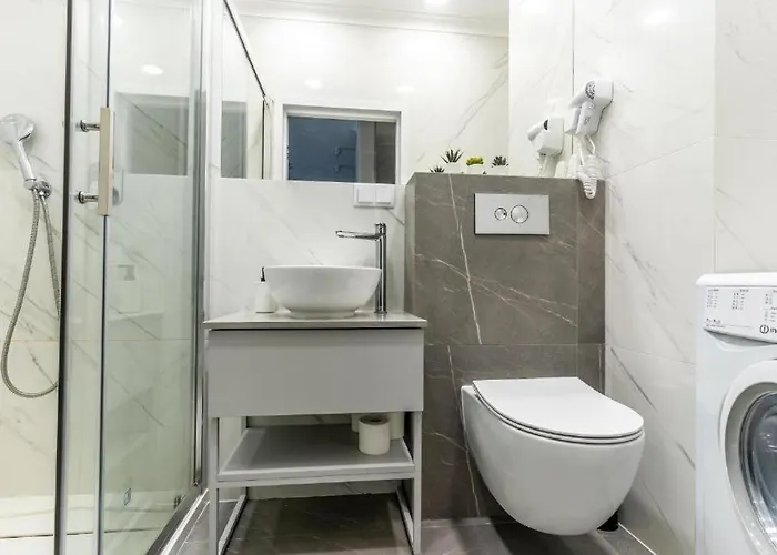 Urban Chic - Stylish And Cozy - Mennica