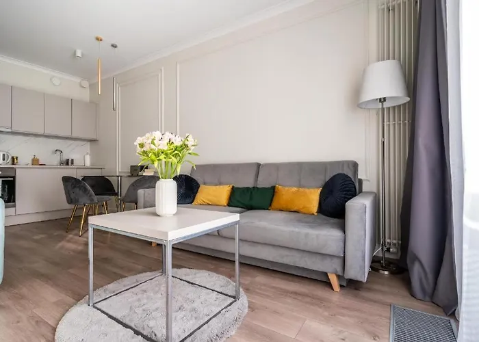 Urban Chic - Stylish And Cozy - Mennica