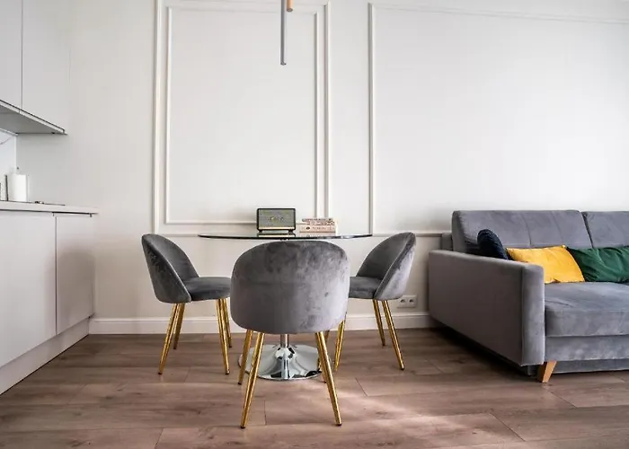 Urban Chic - Stylish And Cozy - Mennica Apartmán